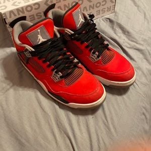 Jordan 4 toro bravo